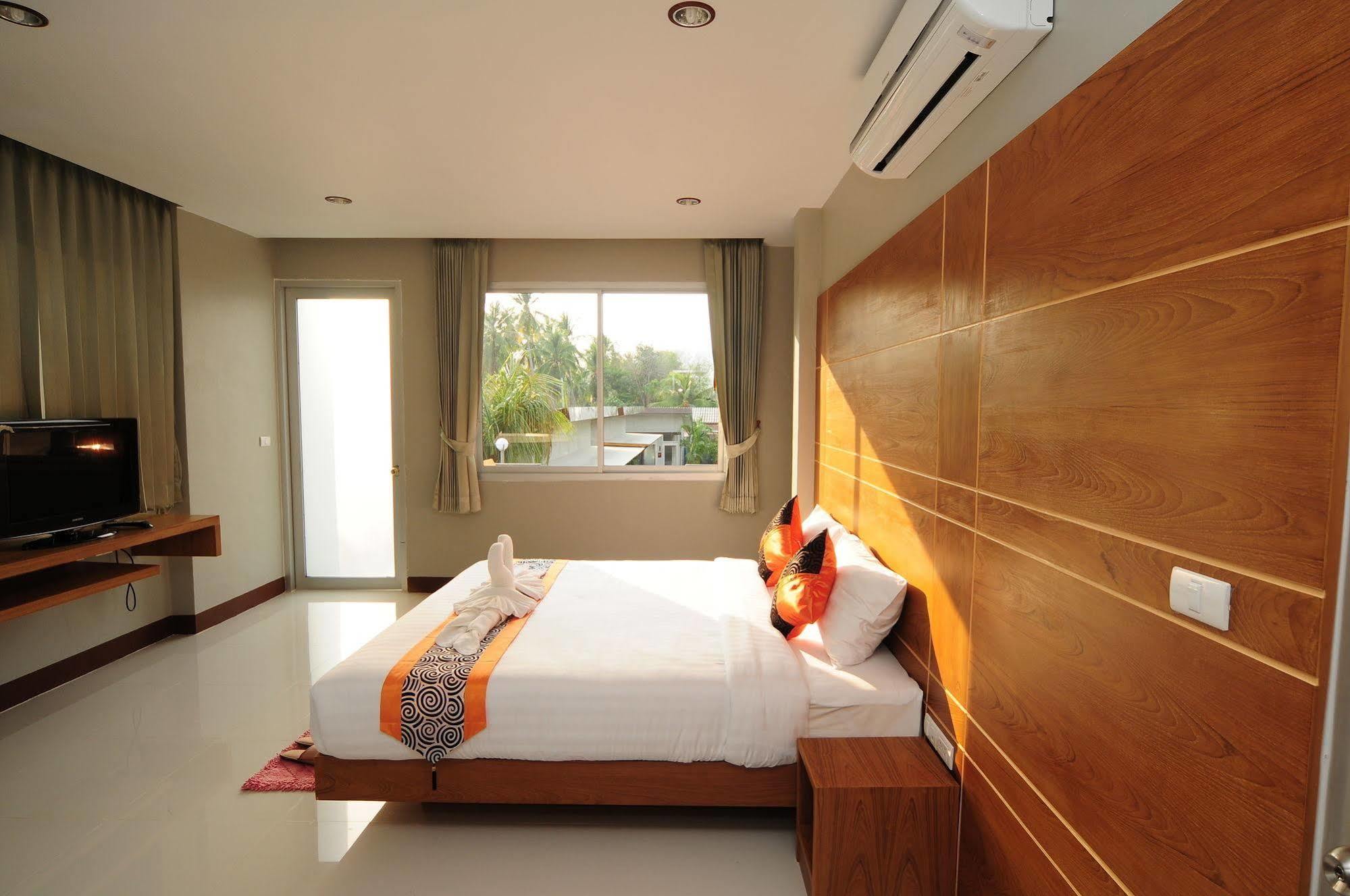 ภู นานา บูทีค โฮเต็ล  Hotel Rawai ภายนอก รูปภาพ