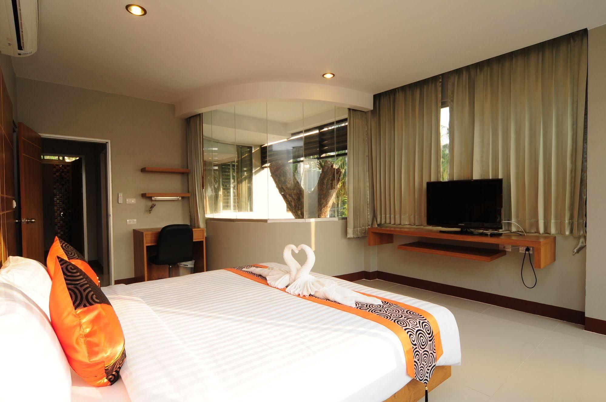 ภู นานา บูทีค โฮเต็ล  Hotel Rawai ภายนอก รูปภาพ